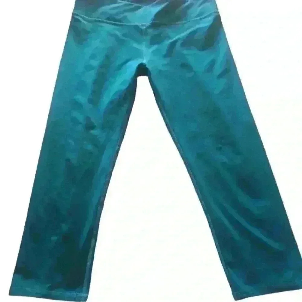 Fabletics Womens Green Cropped Compression Leggings M